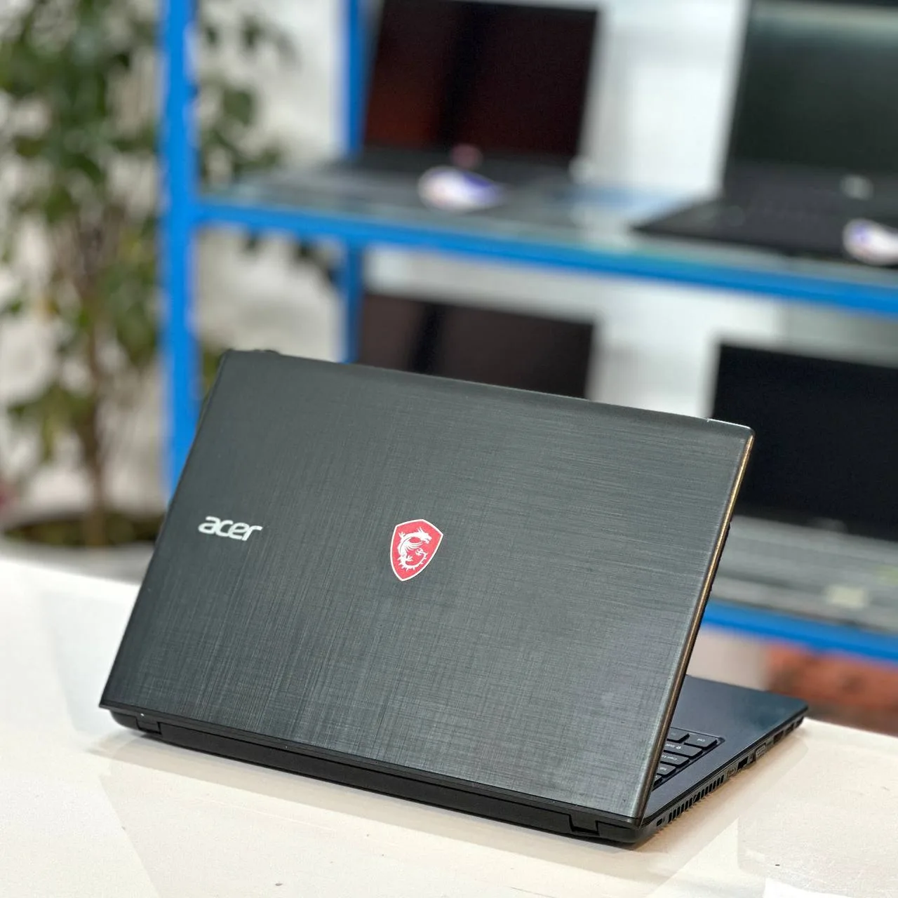 Laptop Acer Aspire E5-57G Core i5-7200U / ram 8gb / ssd 256gb / Nvidia 940MX / FHD